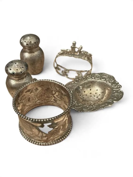 Salt and pepper shakers (5) -.925 silver,.835 silver,.833 silver - 97 grams (925, 835 & 833)