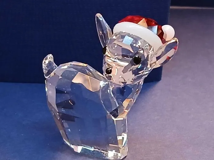 Swarovski - Elke Huber - Figure - Hirsch 2015 mit Weihnachtsmütze 5135853 ohne Box - Crystal