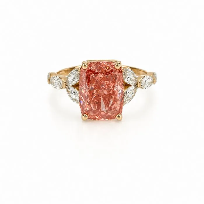 Ring - 14 kt. Yellow gold - 6.08ct. tw. Pink Diamond (Fancy coloured lab-grown diamond) - Diamond