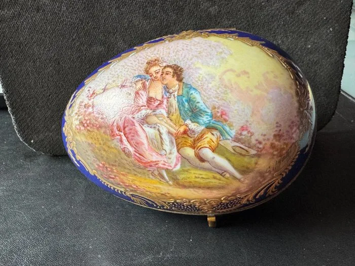 Jewellery box - Porcelain - Decorated jewelry-box egg