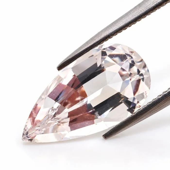 1 pcs Pink, Orange Morganite - 3.94 ct - International Colored Gemstone Association (ICA GemLab) - Bright Color Fine Cutting
