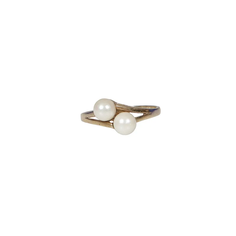 A 9 Carat Gold & Pearl Ring
