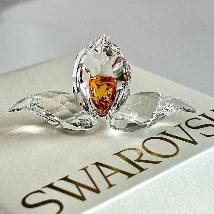 Swarovski - Statuette, SCS - Renewal Gift 2018 - African Orchid - 5301553 - Box + Certificate - 3.8 cm - Crystal