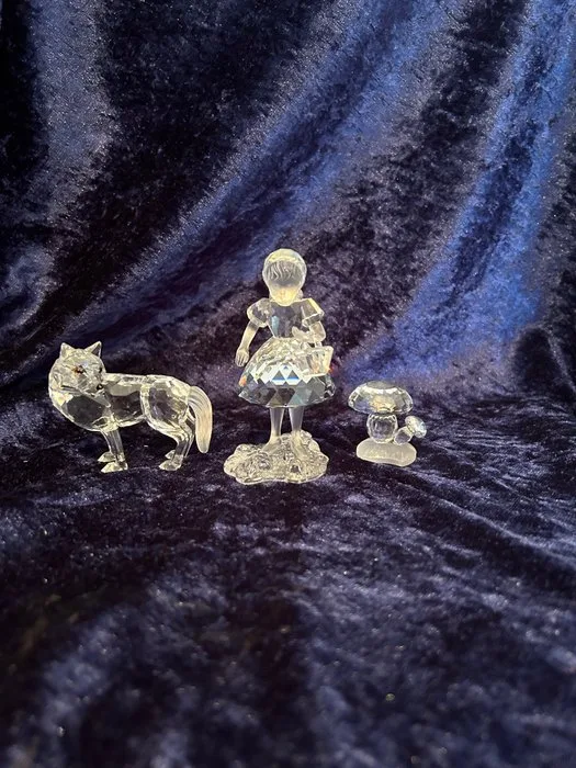 Swarovski - Figurine - Kristallen figuren set: roodkapje, wolf, paddestoelen (3) - Crystal