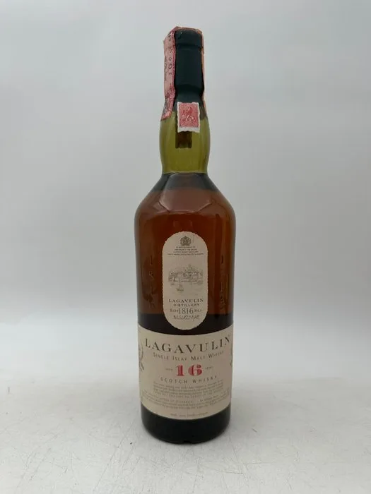 Lagavulin 16 years old White Horse Distillers - b. 1990s - 70cl