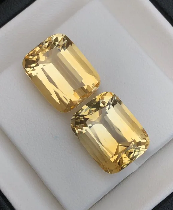 2 pcs Yellow Citrine - 38.27 ct - International Colored Gemstone Association (ICA GemLab) - Step Cushions pairs