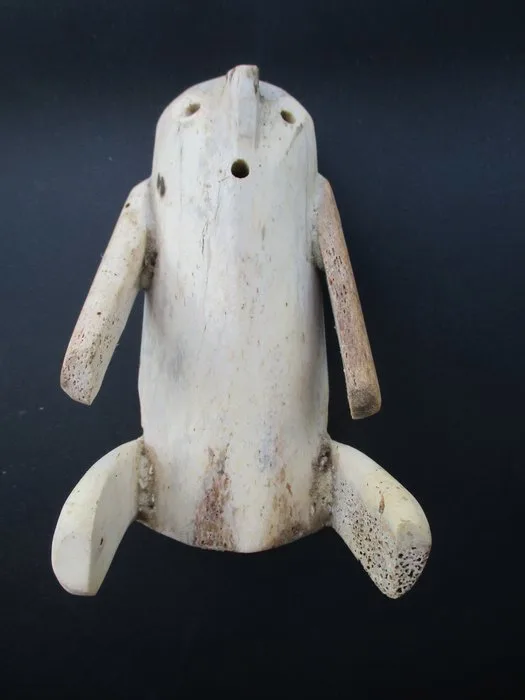 Inuit bone figurine - Arctic region