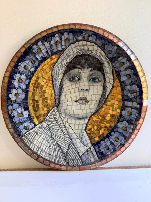 Wall plate - Metal, Porcelain, Glass