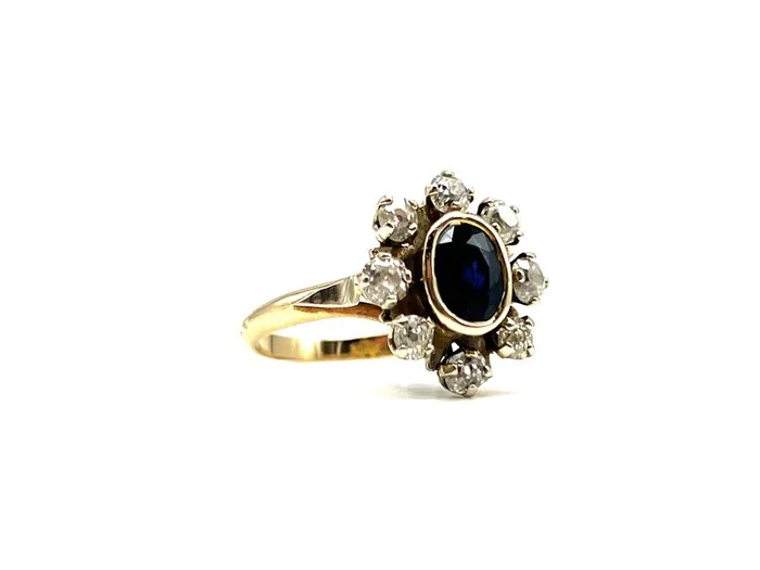 Ring - 18 kt. Yellow gold - 0.75ct. tw. Sapphire - Diamond