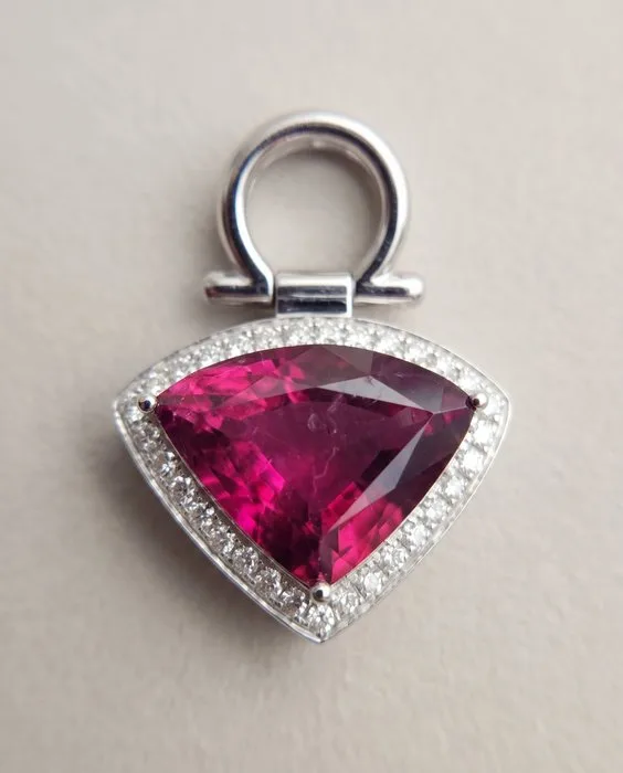 Pendant - 14 kt. White gold - 6.23ct. tw. Tourmaline - Diamond