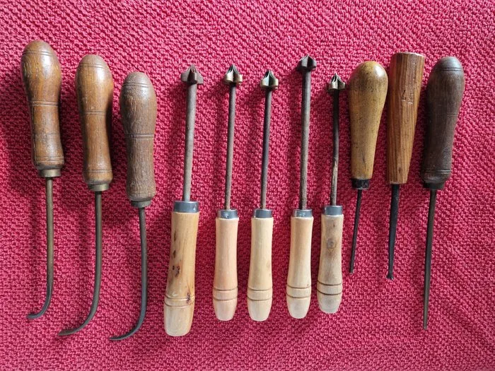 Industrial equipment - Vintage hatmakers' irons - Netherlands - Shapes of hat brims