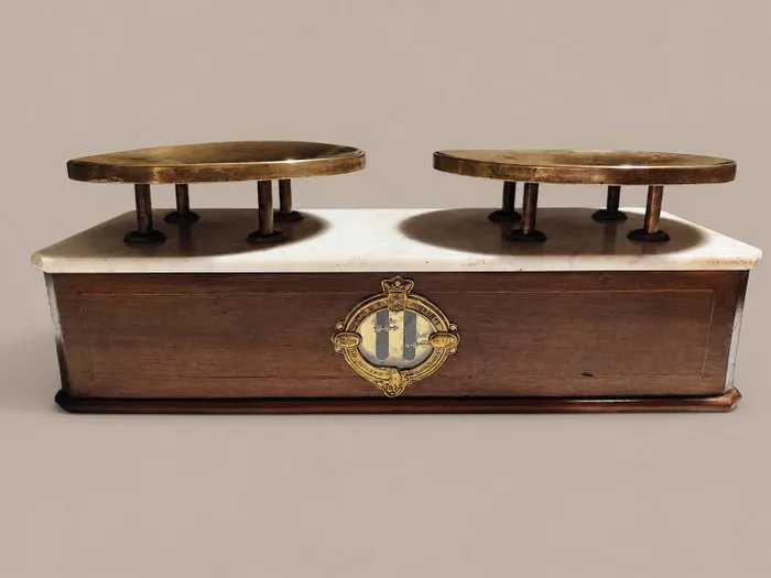 Maison Beranger - Balance or scale - For two plates. - Wood, Marble, Brass - Antique Scale, 19th century