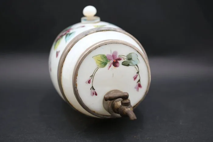 Liqueur / Spirits Barrel Keg with Metal Hoops & Brass Tap - Figure - Opaline glass