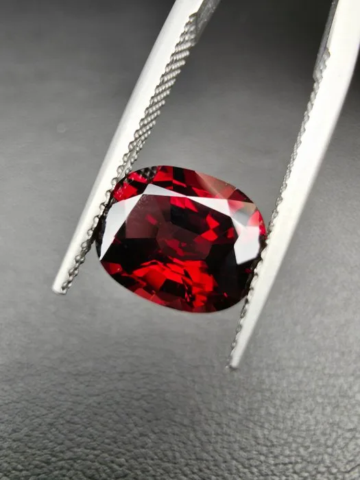 Red Spinel - 3.69 ct - Antwerp Laboratory for Gemstone Testing (ALGT)