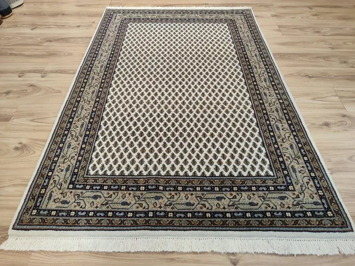 Mir - Rug - 1.8 m - 1.2 m - Royal Sarugh Blumen