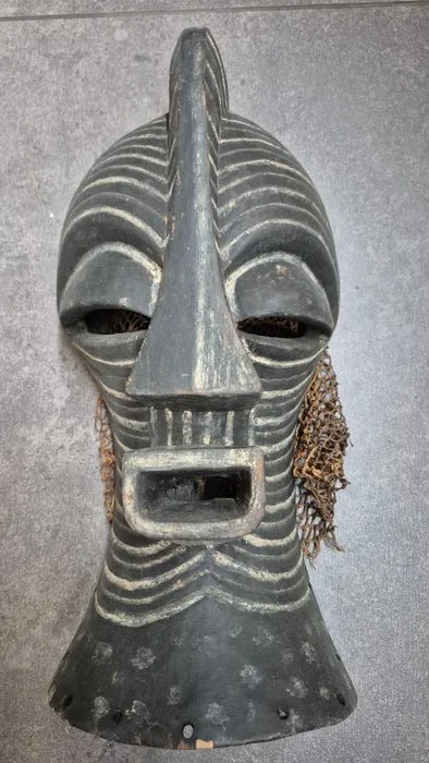 Beautiful wooden Kifwebe-style mask - kifwebe - DR Congo