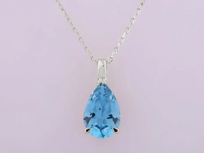 Necklace with pendant - 14 kt. White gold - 1.34ct. tw. Topaz