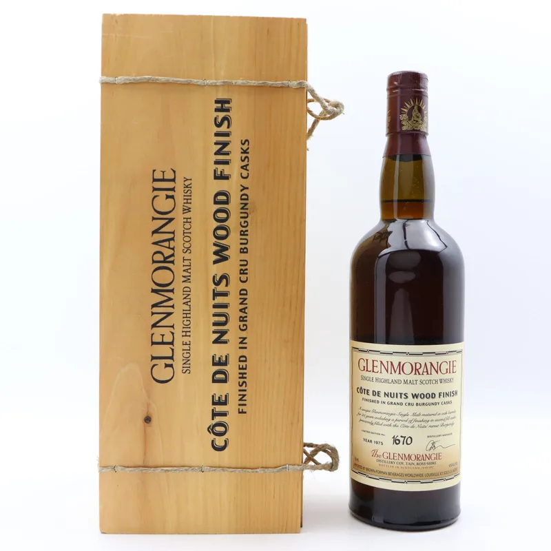 Glenmorangie – 1975 25 Year Old Cote De Nuits Wood Finish (70cl, 43%)