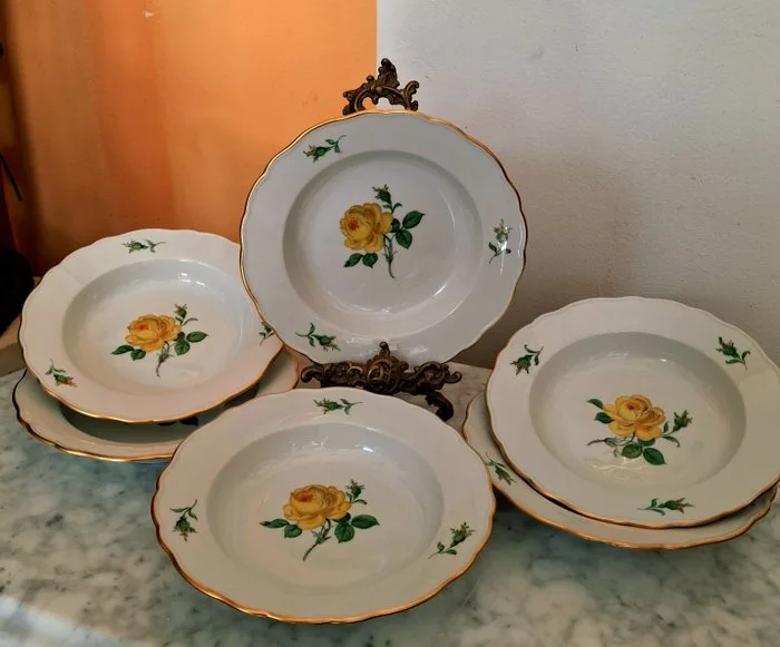 Meissen - Dinner plate - Porcelain