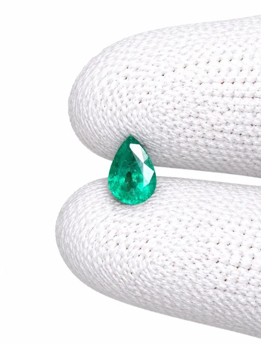 1 pcs Emerald - 1.12 ct - International Gemological Institute (IGI) - VIVID EMERALD