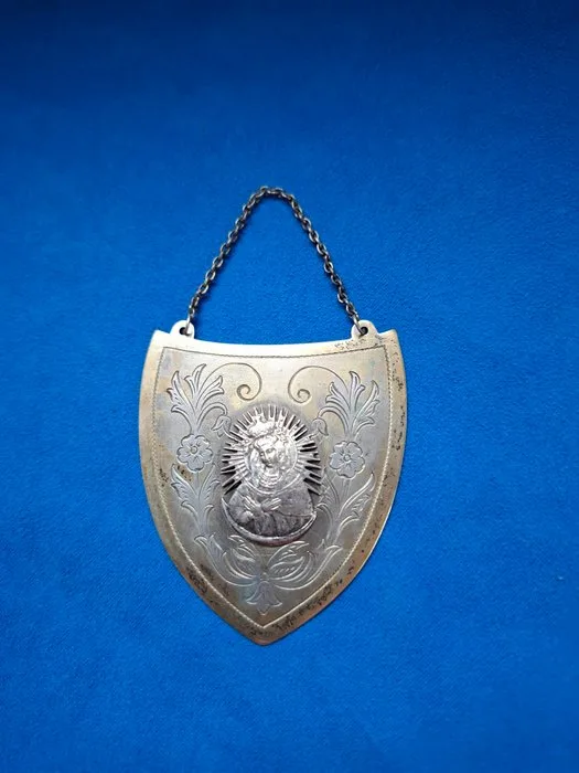 Badge Silver devotional plaque (ryngraf) featuring Our Lady of the Gate of Dawn (Matka Boska - Poland - 20th - early (WW I)