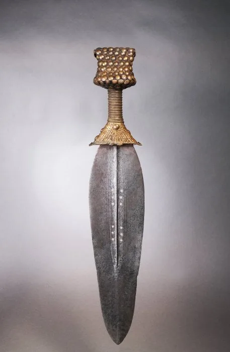 Rare authority knife NGANDU/SAKA - DR Congo