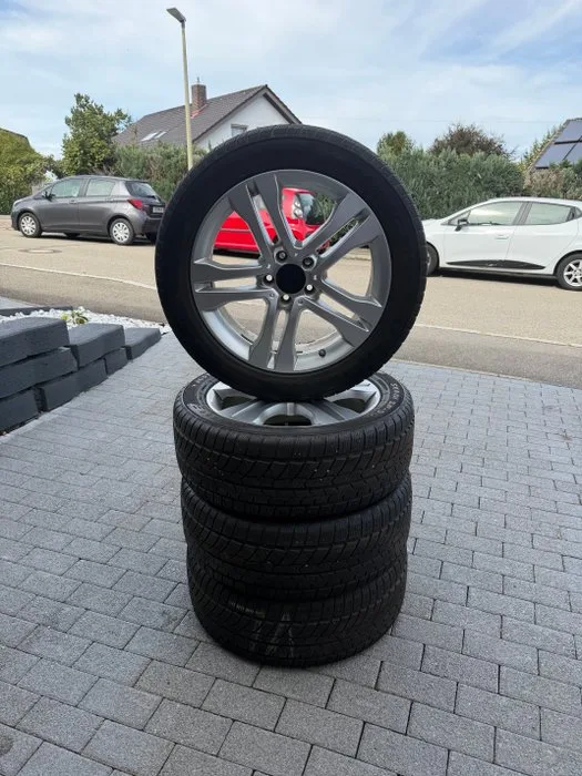 Tyre complete on wheel (4) - Mercedes-Benz, GLA X156 235 / 50 / R18 101V - After 2000