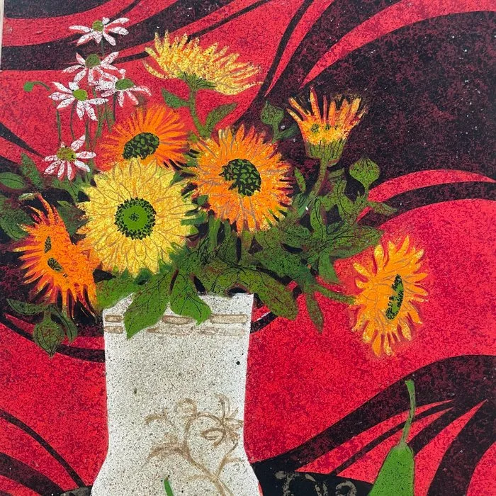 Yves Ganne (1931-2019) - Vase de tournesols, poires et cerises sur fond rouge