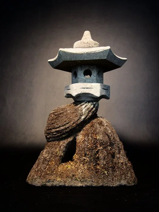 Japanese Stone Lantern 石灯篭 Moss-covered Garden Ornament - Natural stone (tuff) - Lantern - Stone