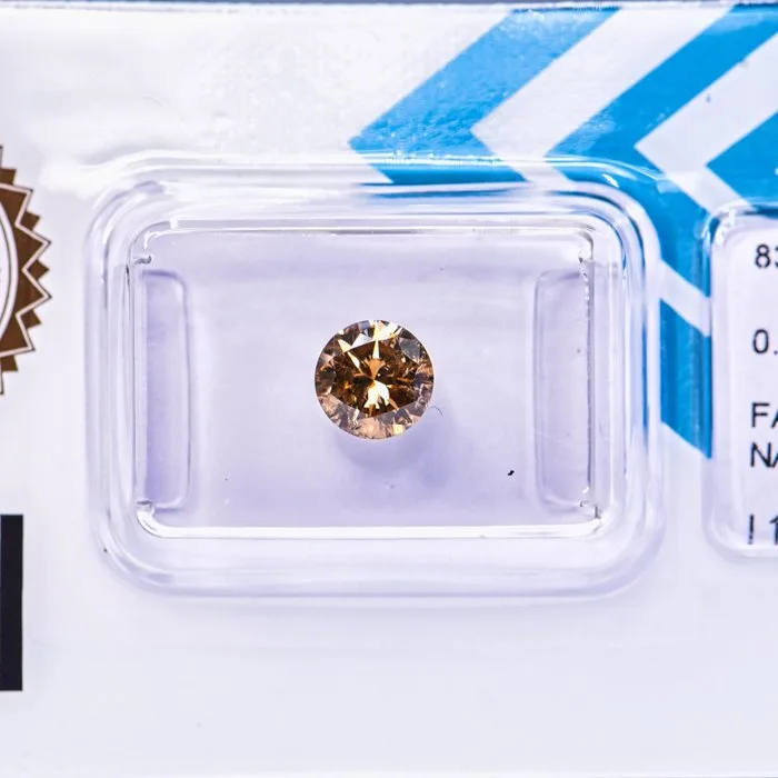 1 pcs Diamond (Natural coloured) - 0.85 ct - Round - Fancy intense Orangy Brown - I1 - International Gemological Institute (IGI) - VG VG
