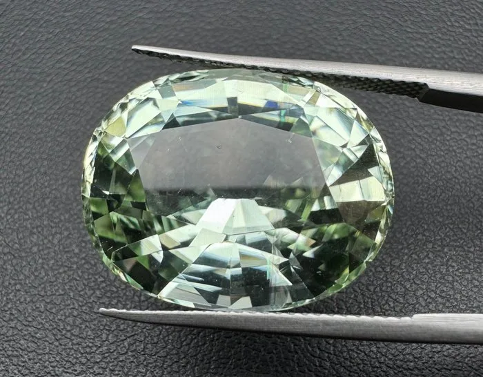 Green, Yellow Spodumene - 34.20 ct - Antwerp Laboratory for Gemstone Testing (ALGT)
