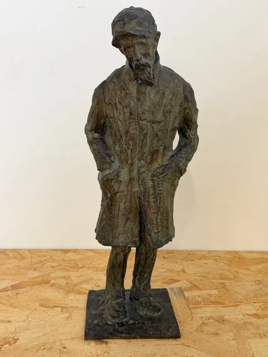 G. Franzosi - Sculpture, Uomo con Cappotto - 52 cm - Bronze - 1936