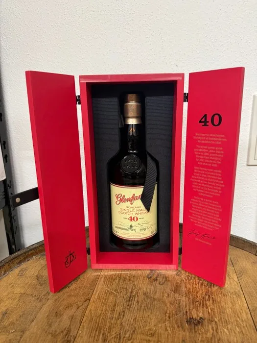 Glenfarclas 40 years old Warehouse Edition - 70cl