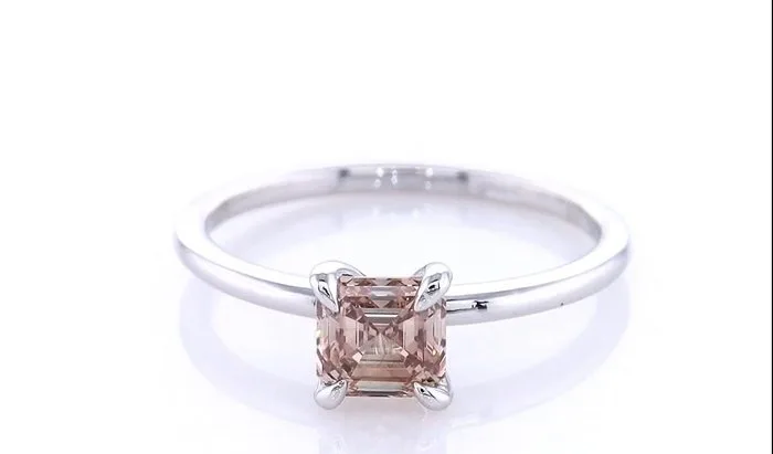 Ring - 14 kt. White gold - 0.81ct. tw. Diamond (Natural coloured)