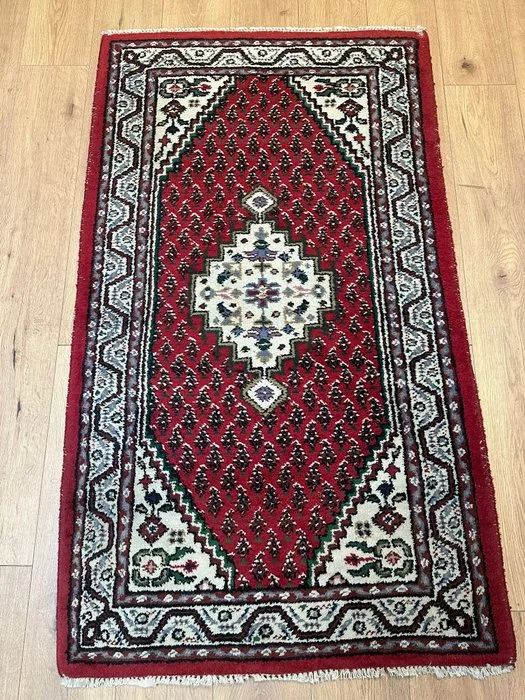 Exquisite Oriental rug in Sarough-Mir style with a fine diamond medallion. - Carpet - 160 cm - 92 cm