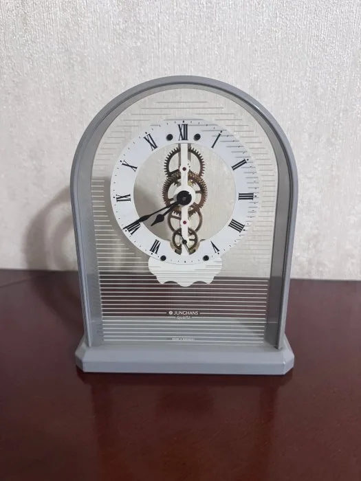 Mantel clock - junghans - Plastic, Metal - 1980-1990 - Junghans Quartz Skeleton