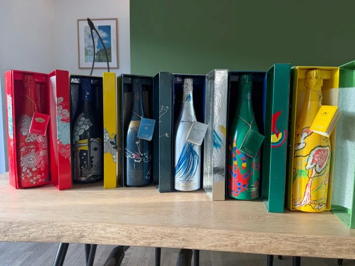 Taittinger, Collection, Masson 1982, Lichtenstein 1985, Hartung 1986, Imaï 1988, - Reims - 6 Bottles (0.75L)