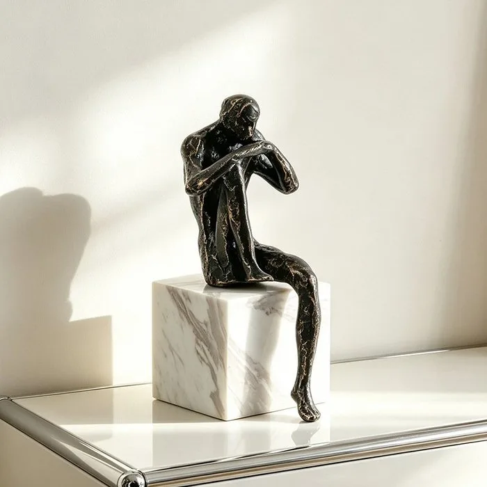 Sculpture, The Resting "Thinker" — Rodin-Style Resin Sculpture - 20 cm - Resin, Marble