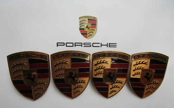 Badge > large set of 4 complete for assembly/NOS > logo on the car hood = new model № 95C.853.601 + - Germany - 21st