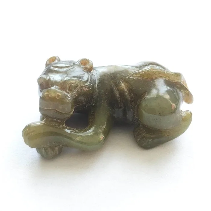 Ancient Chinese Hard Stone (Jade?) Resting Tiger Ornamental Bead Talisman - 21 mm