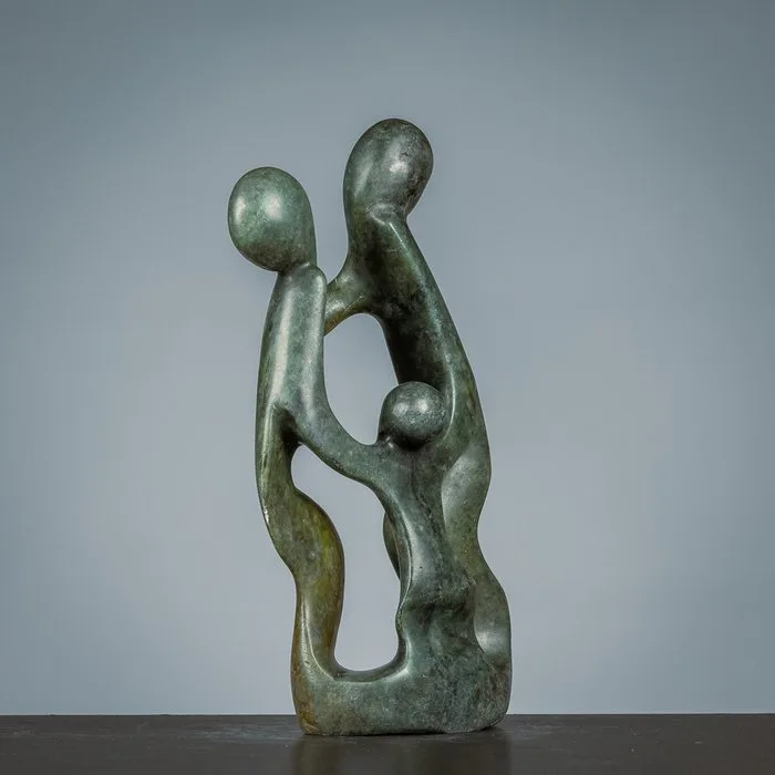 Sculpture, Vader, moeder en kindbeeld - 330 mm - Stone - 1990