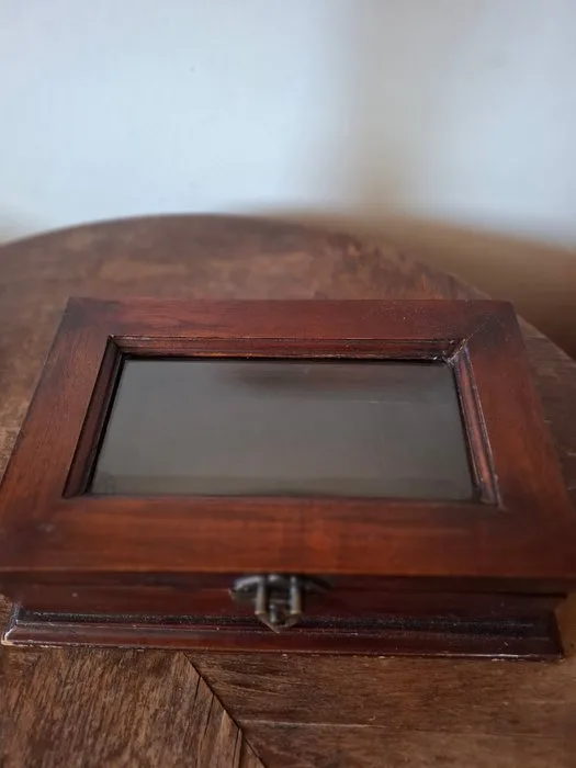 Box - Antique Solid Mahogany Campaign Display Box with Beveled Glass Lid - Mahogany