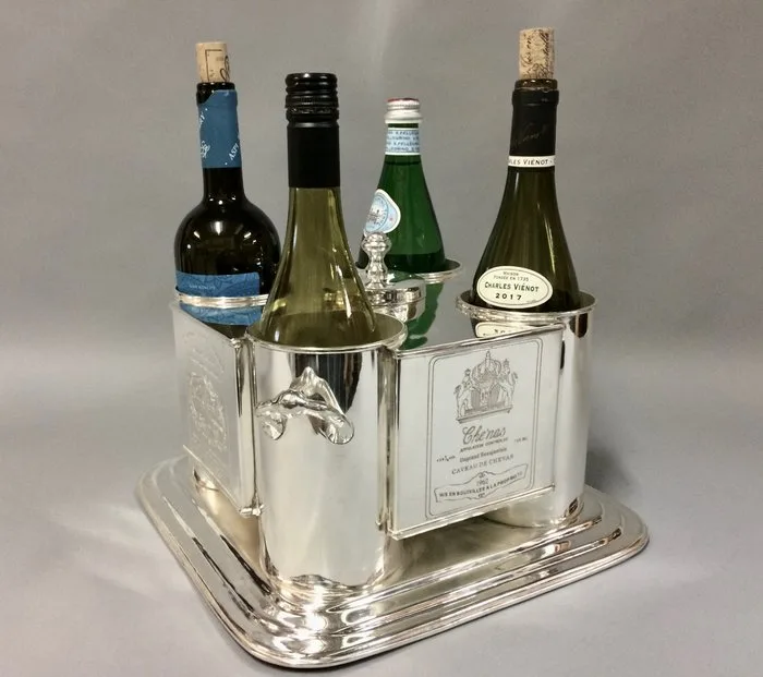 Wine cooler - for 4 bottles with compartment for ice-cubes in the middle - Silverplated