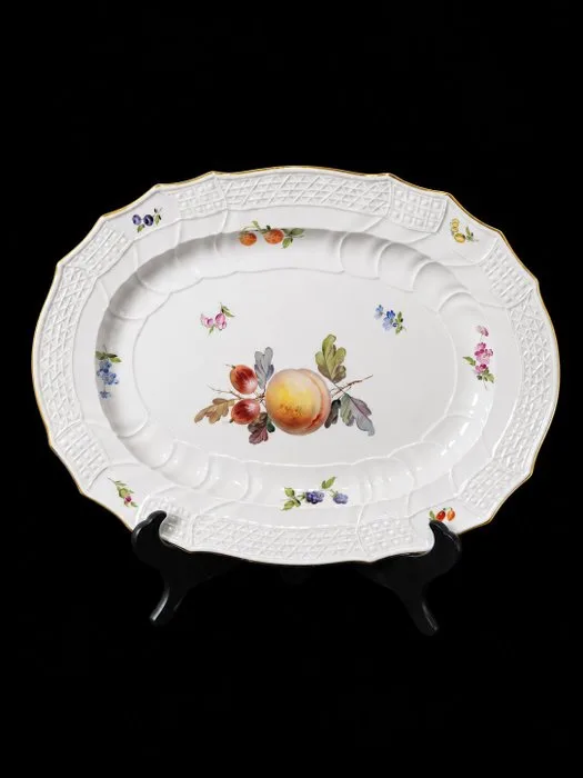 Meissen - Frutti e fiori - Piatto da portata grande L. 42cm - XIX secolo - Platter - Porcelain