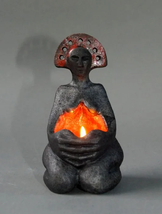 AdelMar - Sculpture, Gaja Kapłanka - 15 cm - Earthenware, Glaze for raku firing - 2026
