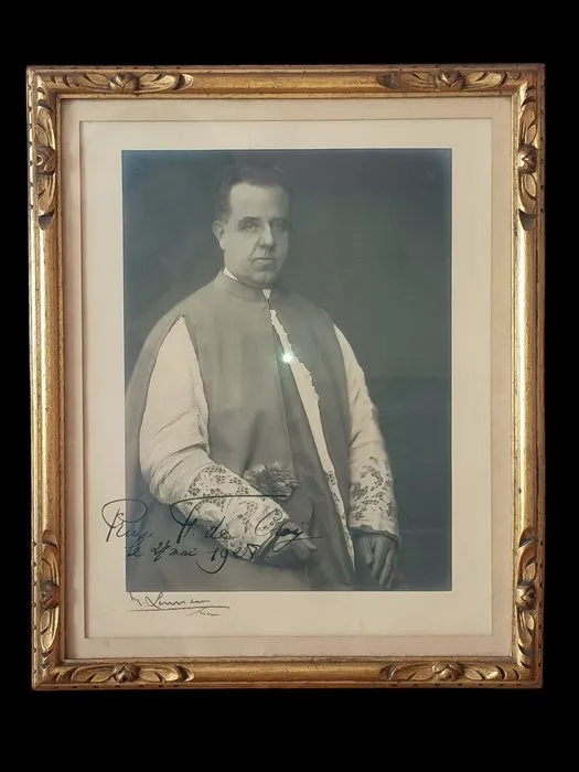 Prins Amédée de Croÿ - Zeldzame Antieke Gesigneerde Foto (1927) van Prins Amédée de Croÿ, Bisschop van Doornik – - 1927