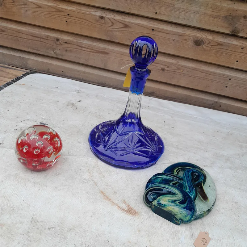Glassware : Mdina style ornament, coloured glass decanter note ding