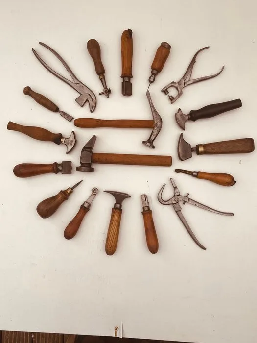Working tool (18) Antique - ANTIQUE TOOLS - Antique Shoemakers and Leatherworking Tools