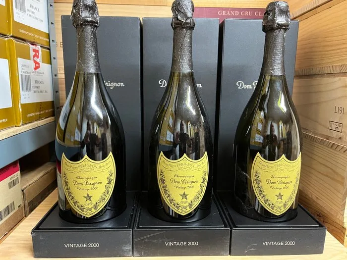 2000 Dom Pérignon - Champagne Brut - 3 Bottles (0.75L)