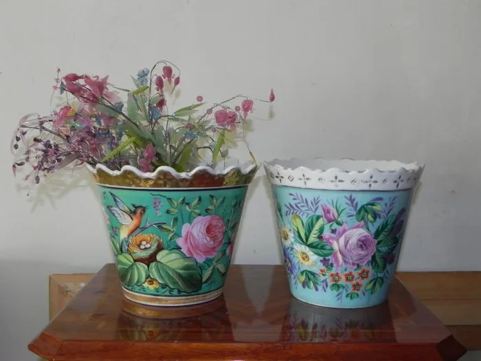 Flower pot (2) - Porcelain